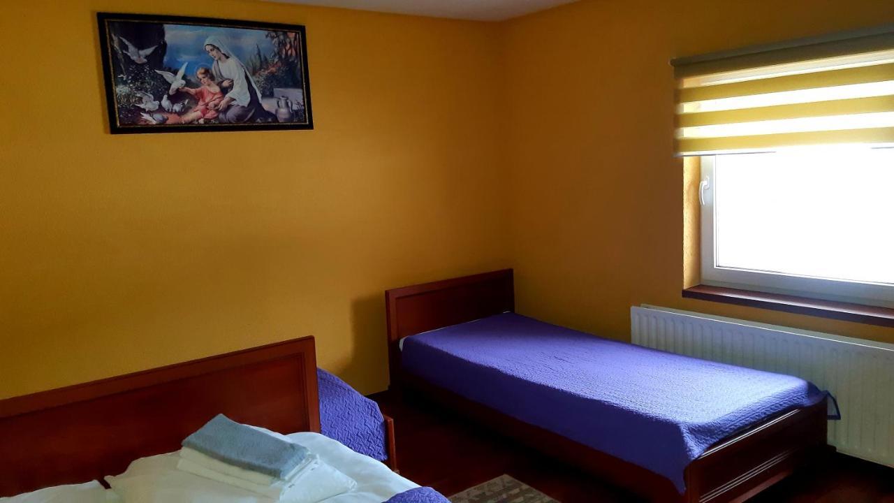 Dacha Podobovets 127 Hotel Luaran gambar